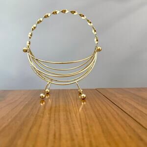 Brass Footed Wire Basket Twist Handle 5.5” x 6.5”